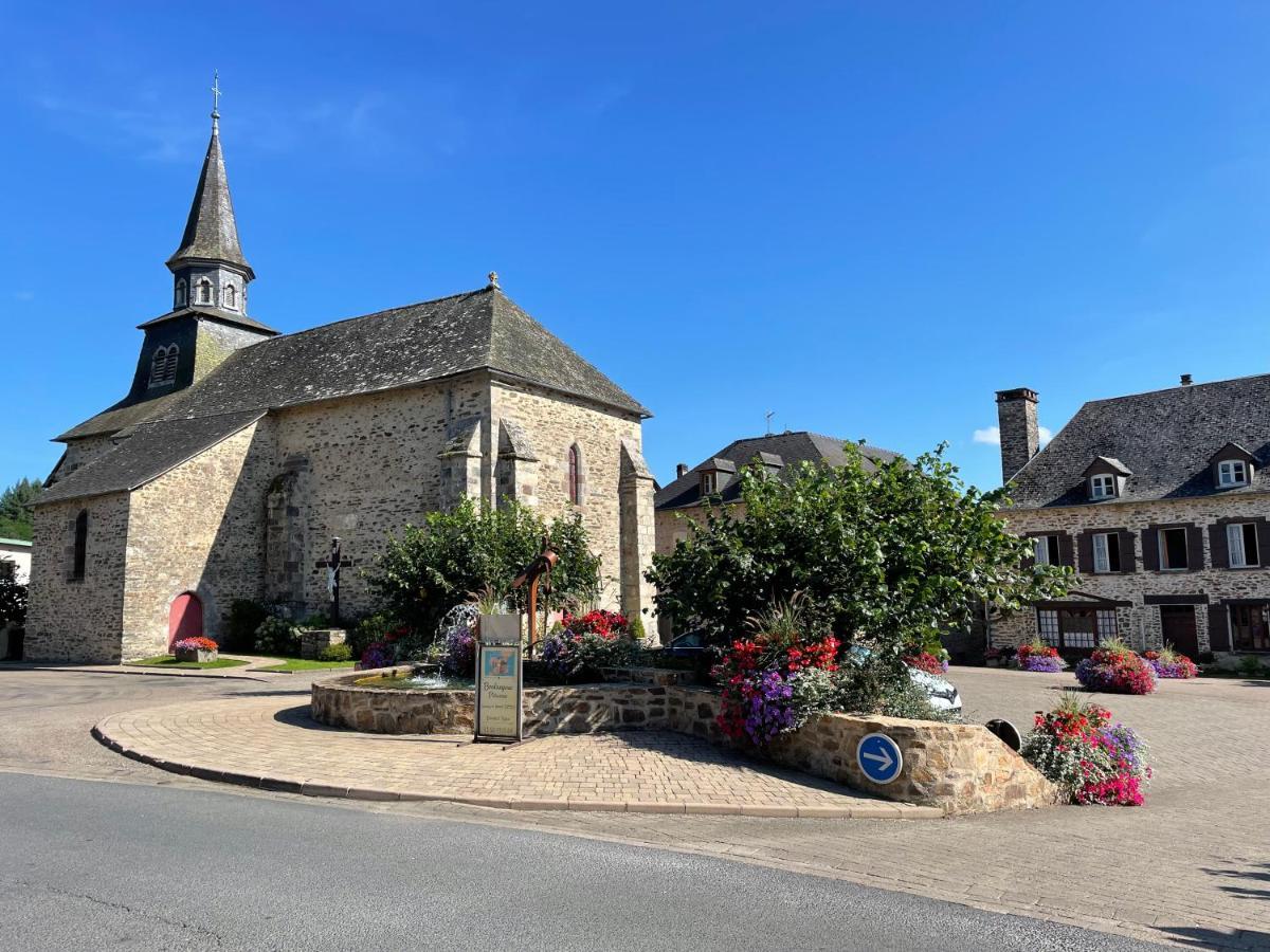 La Maison Charmante D'Elisabeth Saint-Ybard Dış mekan fotoğraf